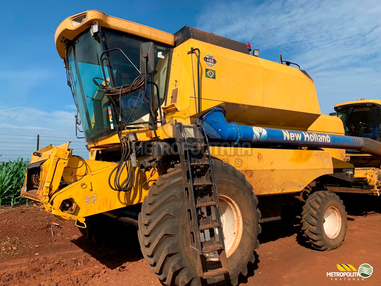 COLHEITADEIRA NEW HOLLAND TC 5090 Metropolitana Tratores - New Holland CASCAVEL PARANÁ PR